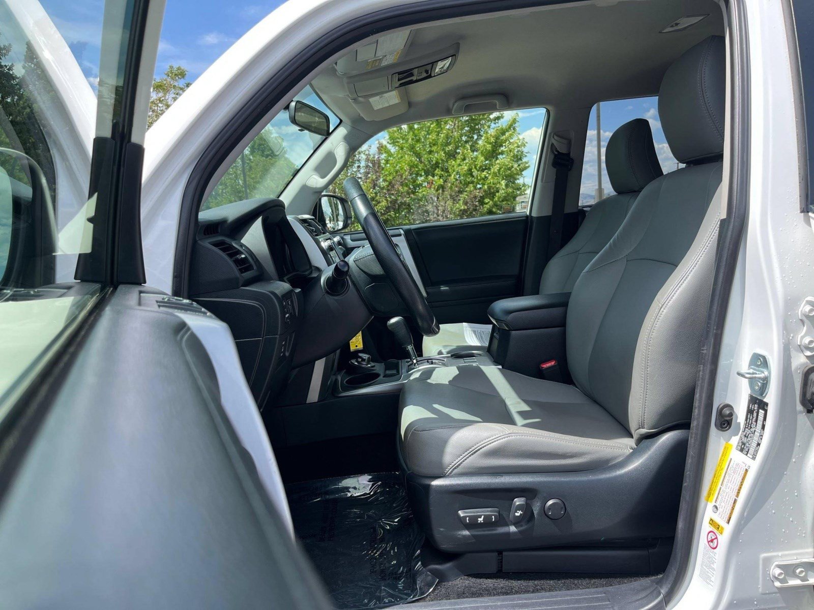 Certified 2019 Toyota 4Runner SR5 AWD/4WD image 12