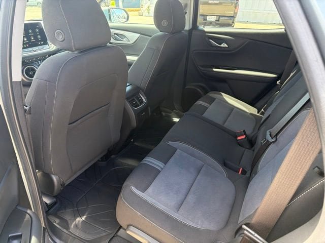 Used 2024 Chevrolet Blazer LT w/ LPO, Black Grille Bar Package AWD/4WD image 18