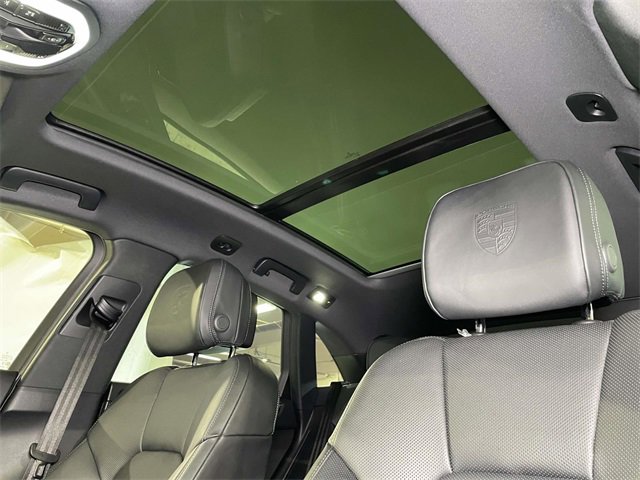 Used 2025 Porsche Macan image 68