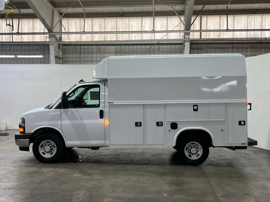 New 2025 Chevrolet Express 3500 w/ Power Convenience Package RWD image 14