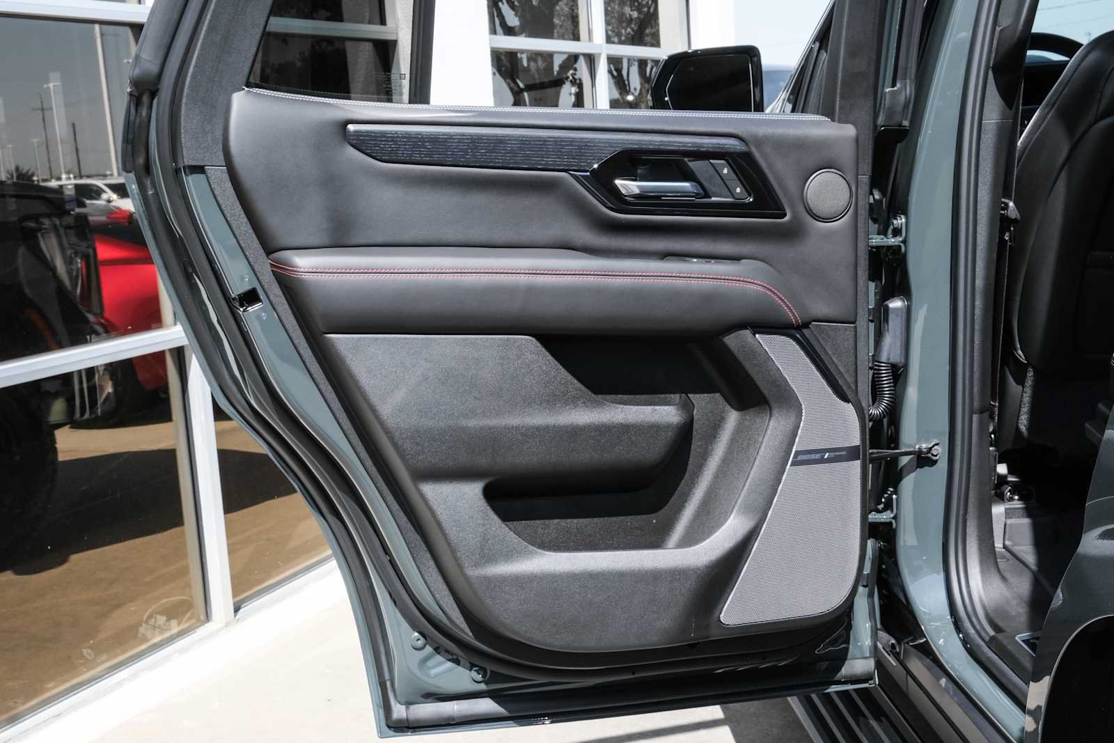 Used 2026 GMC Yukon AT4 Ultimate w/ LPO, Floor Liner Package AWD/4WD image 29