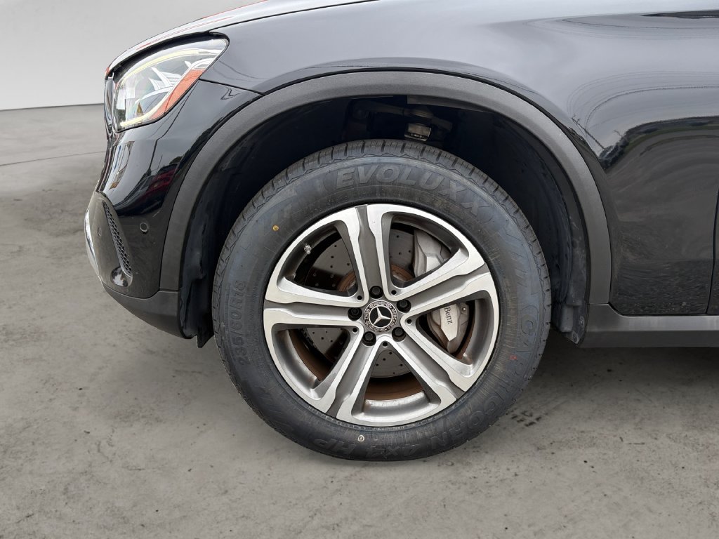 Used 2022 Mercedes-Benz GLC 300 w/ Premium Package Lite image 14