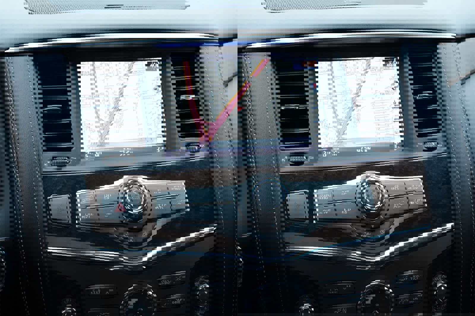 Used 2015 INFINITI QX80 Luxe w/ 22" Wheel Package image 13