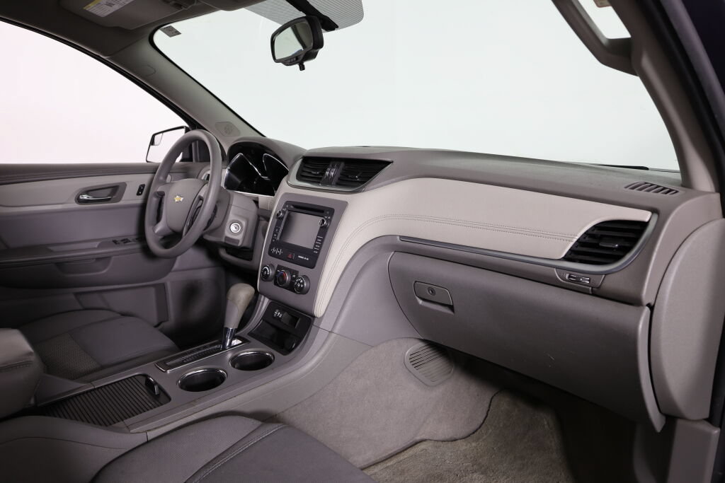 Used 2014 Chevrolet Traverse LS FWD image 23