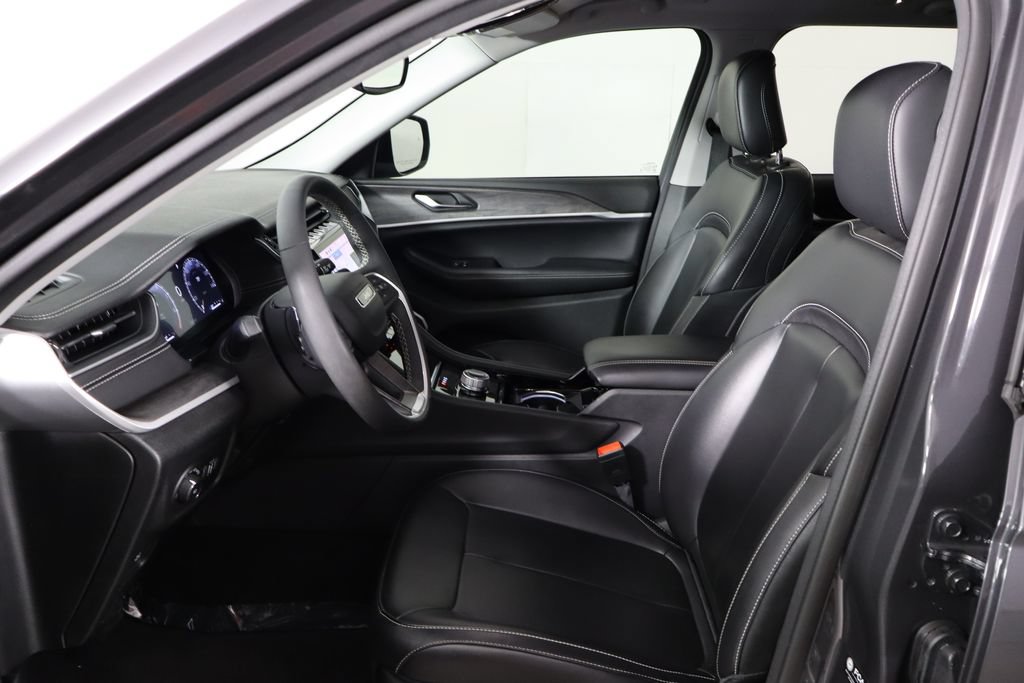 Used 2023 Jeep Grand Cherokee Limited RWD image 14
