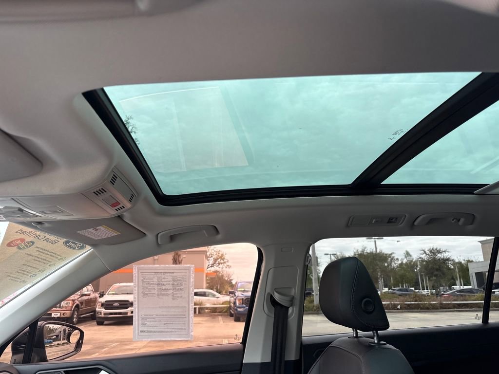 Used 2020 Volkswagen Tiguan SEL image 9