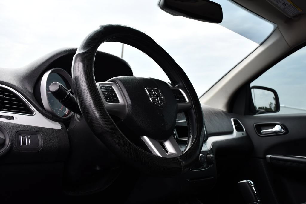 Used 2019 Dodge Journey SE w/ Connectivity Group FWD image 10