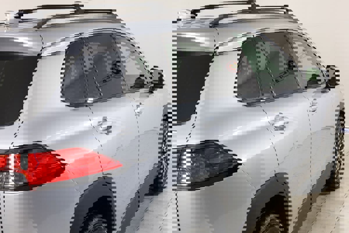 Used 2022 Toyota Corolla Cross XLE image 41