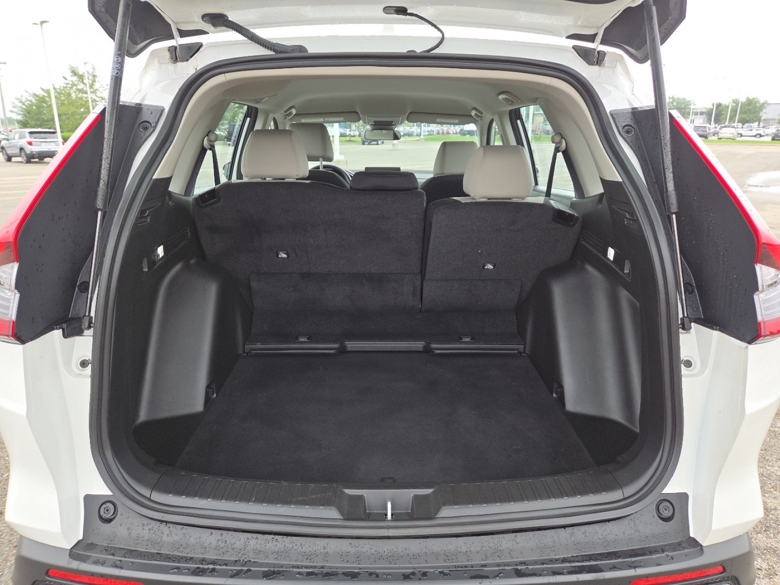 Used 2024 Honda CR-V LX image 18
