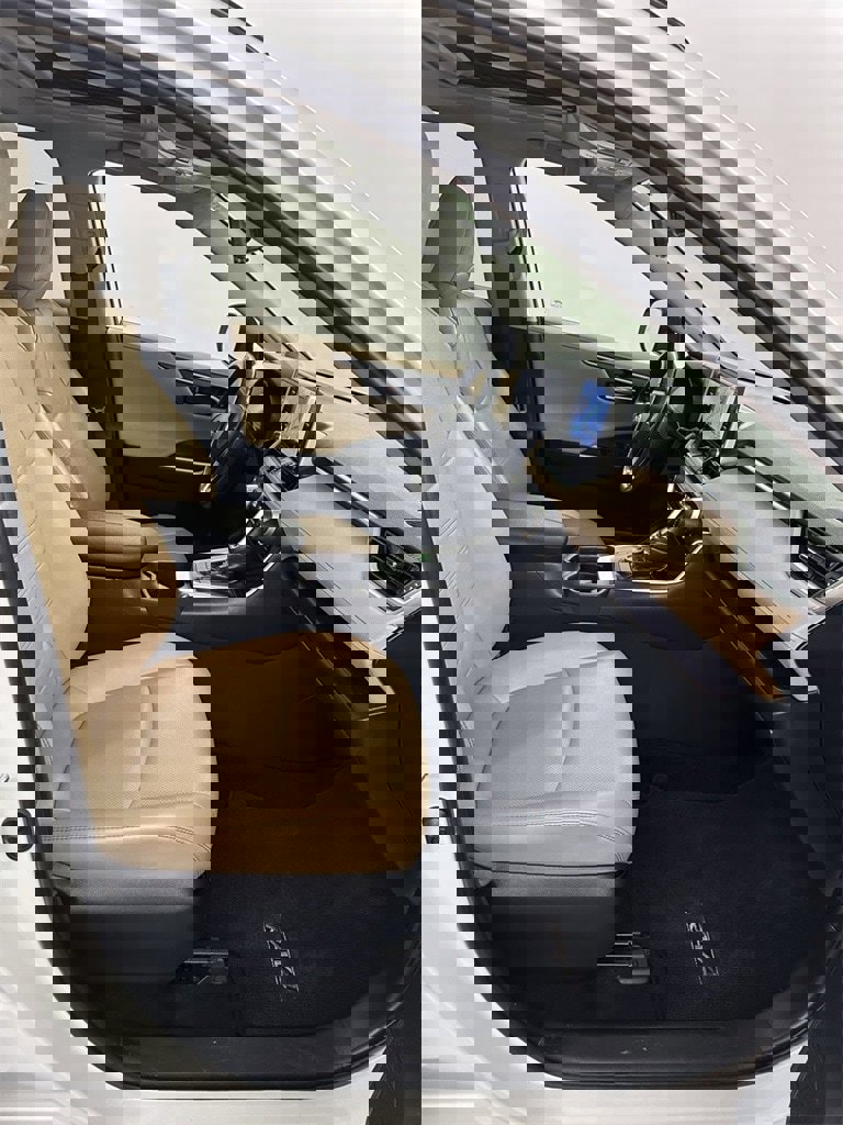 Used 2019 Toyota RAV4 Limited image 39