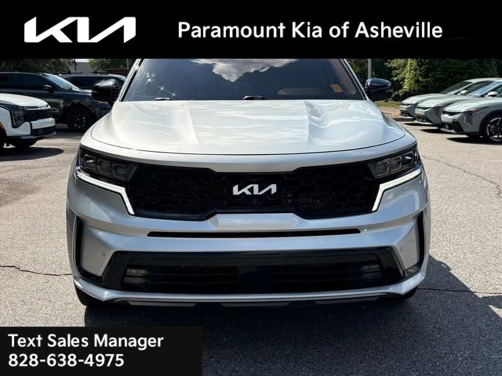 Certified 2022 Kia Sorento SX FWD image 2