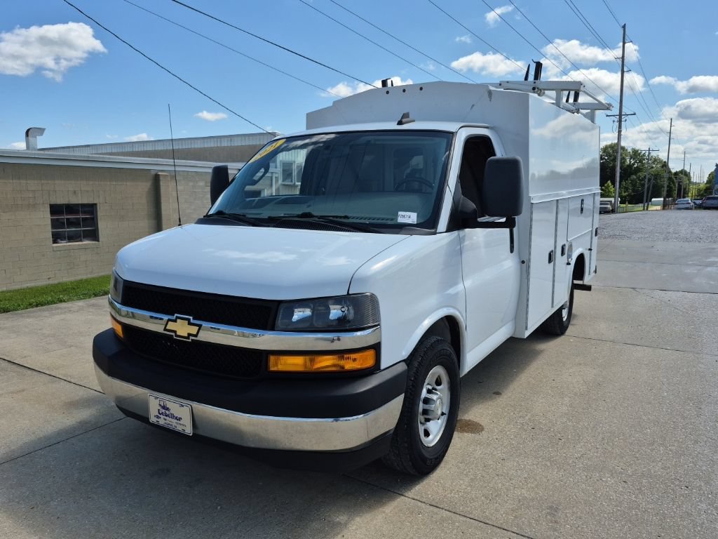 Used 2021 Chevrolet Express 3500 w/ Power Convenience Package RWD image 3