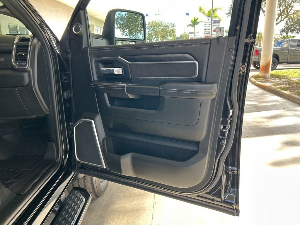 Used 2024 RAM 2500 Laramie w/ Night Edition image 27