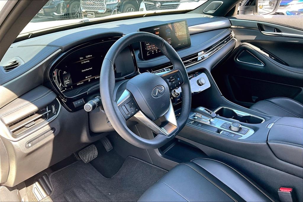 Certified 2025 INFINITI QX60 Luxe w/ Black Edition image 18