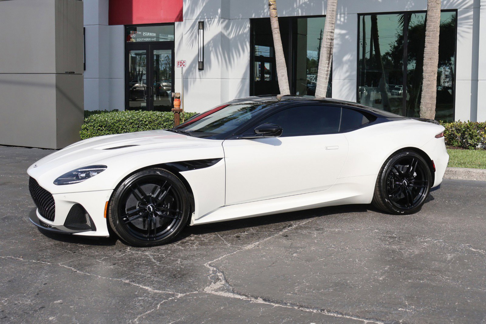 Used 2019 Aston Martin DBS Superleggera RWD image 20