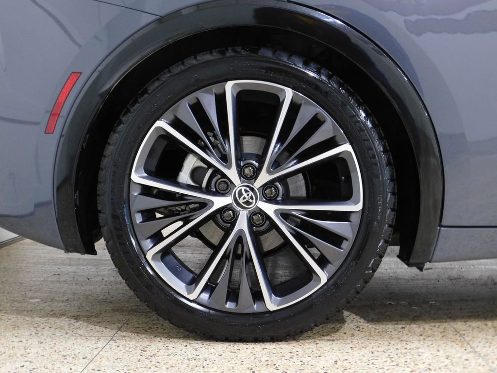 Used 2024 Toyota Prius XLE image 98