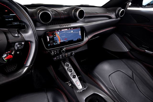 Certified 2020 Ferrari Portofino RWD image 31
