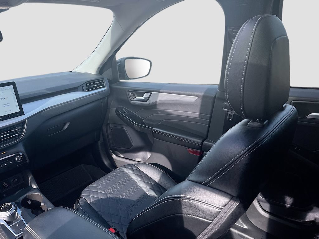 Used 2024 Ford Escape Platinum w/ Premium Technology Package AWD/4WD image 25