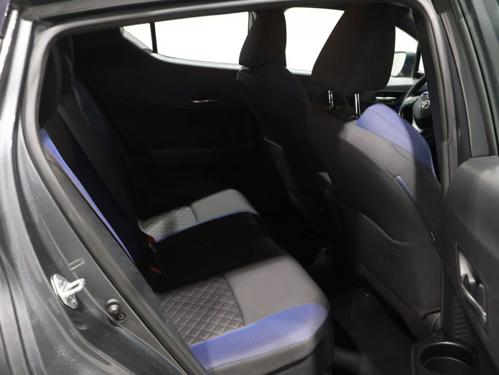 Used 2022 Toyota C-HR XLE image 20