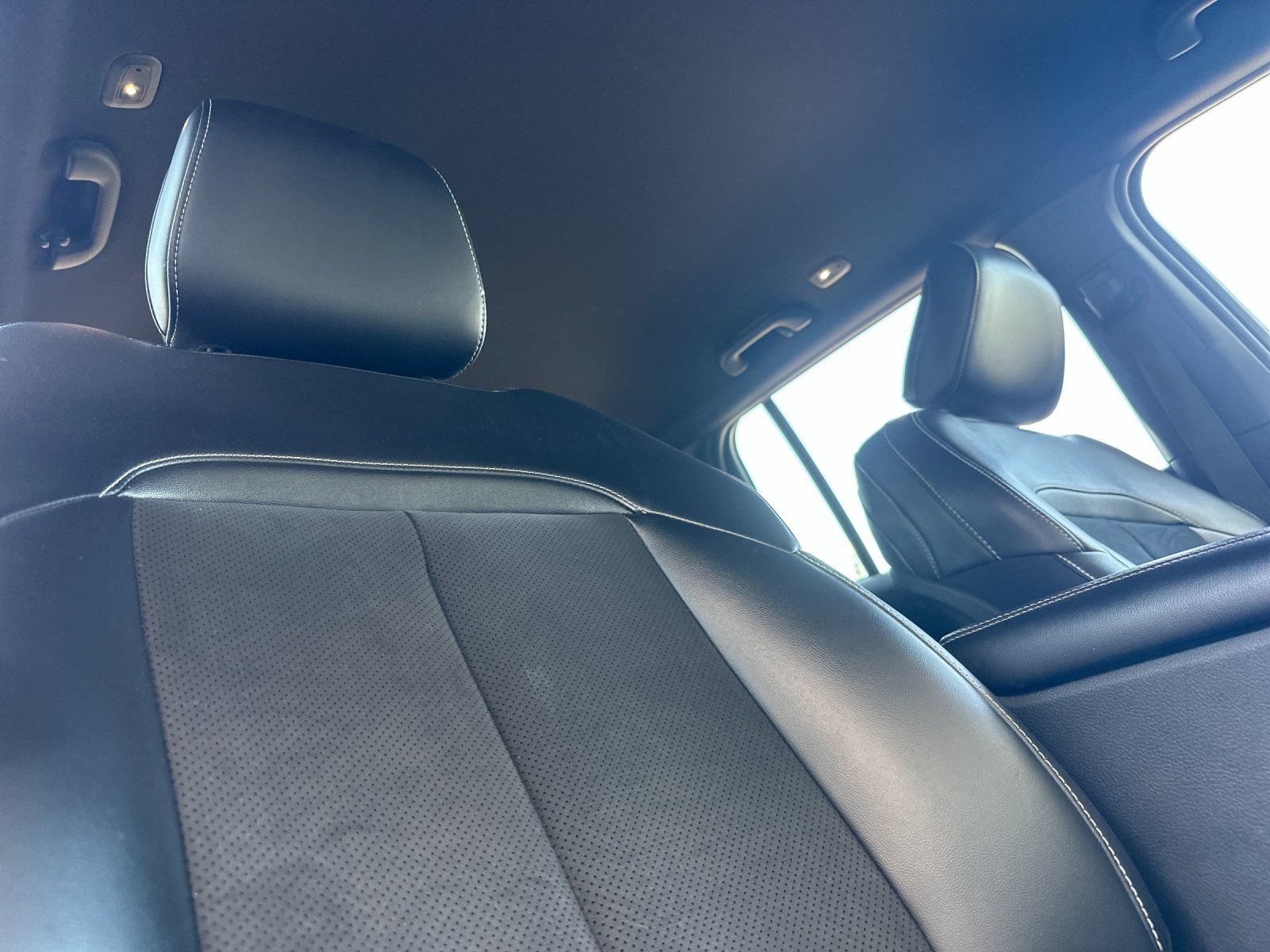 Used 2023 Jeep Grand Cherokee Altitude RWD image 19