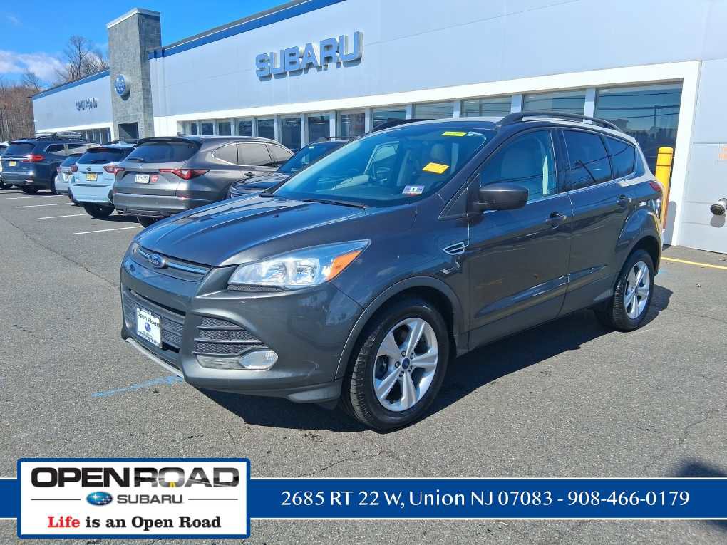 Used 2015 Ford Escape SE w/ Equipment Group 201A image 3