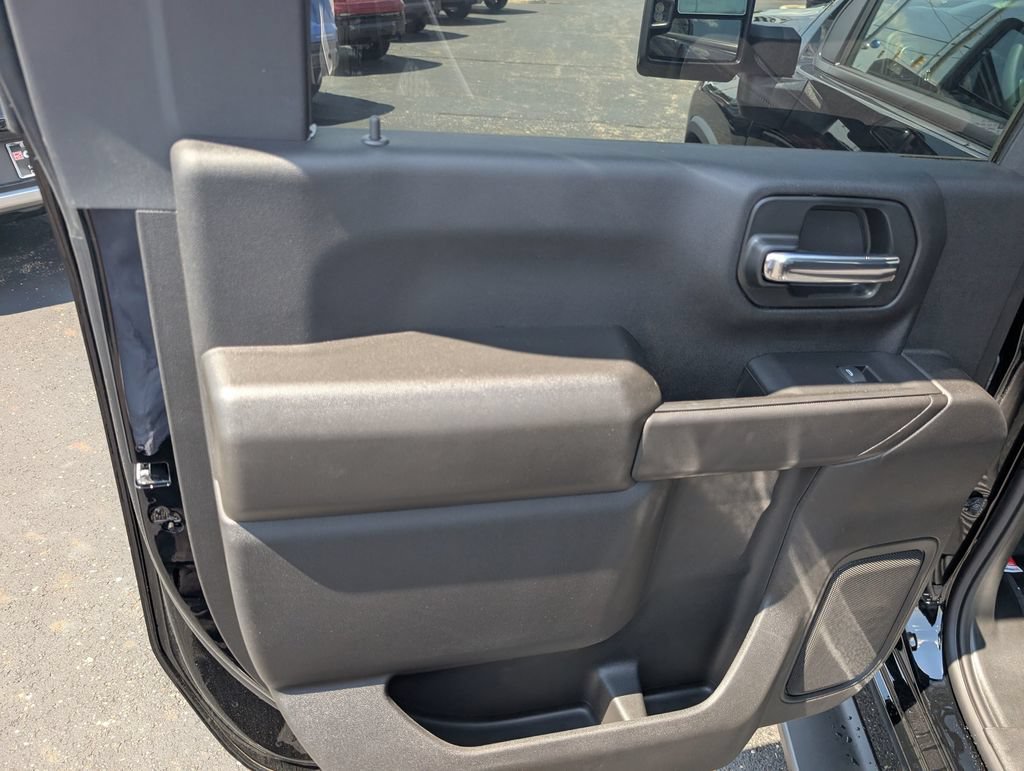 New 2026 Chevrolet Silverado 2500 Custom w/ Custom Value Package AWD/4WD image 11