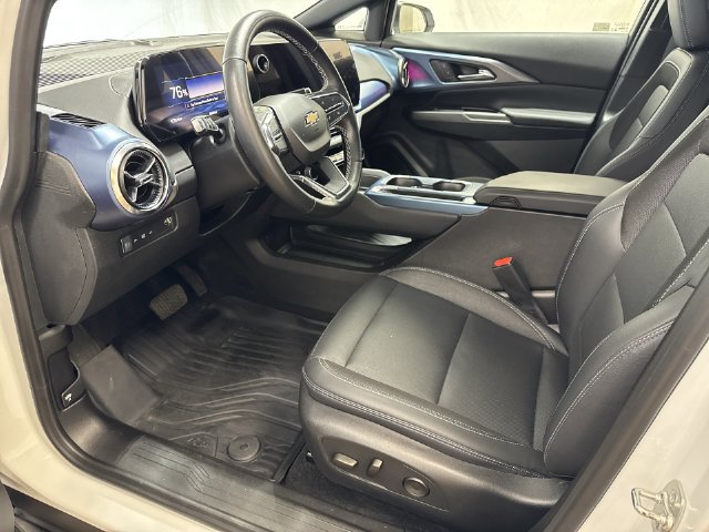 Used 2024 Chevrolet Equinox EV LT FWD image 11