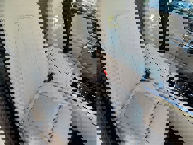 Used 2023 Mercedes-Benz EQB 250+ EQB 250+ w/ Exclusive Package image 21