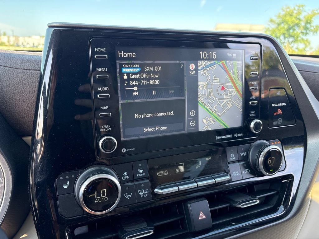 Used 2022 Toyota Highlander XLE AWD/4WD image 23