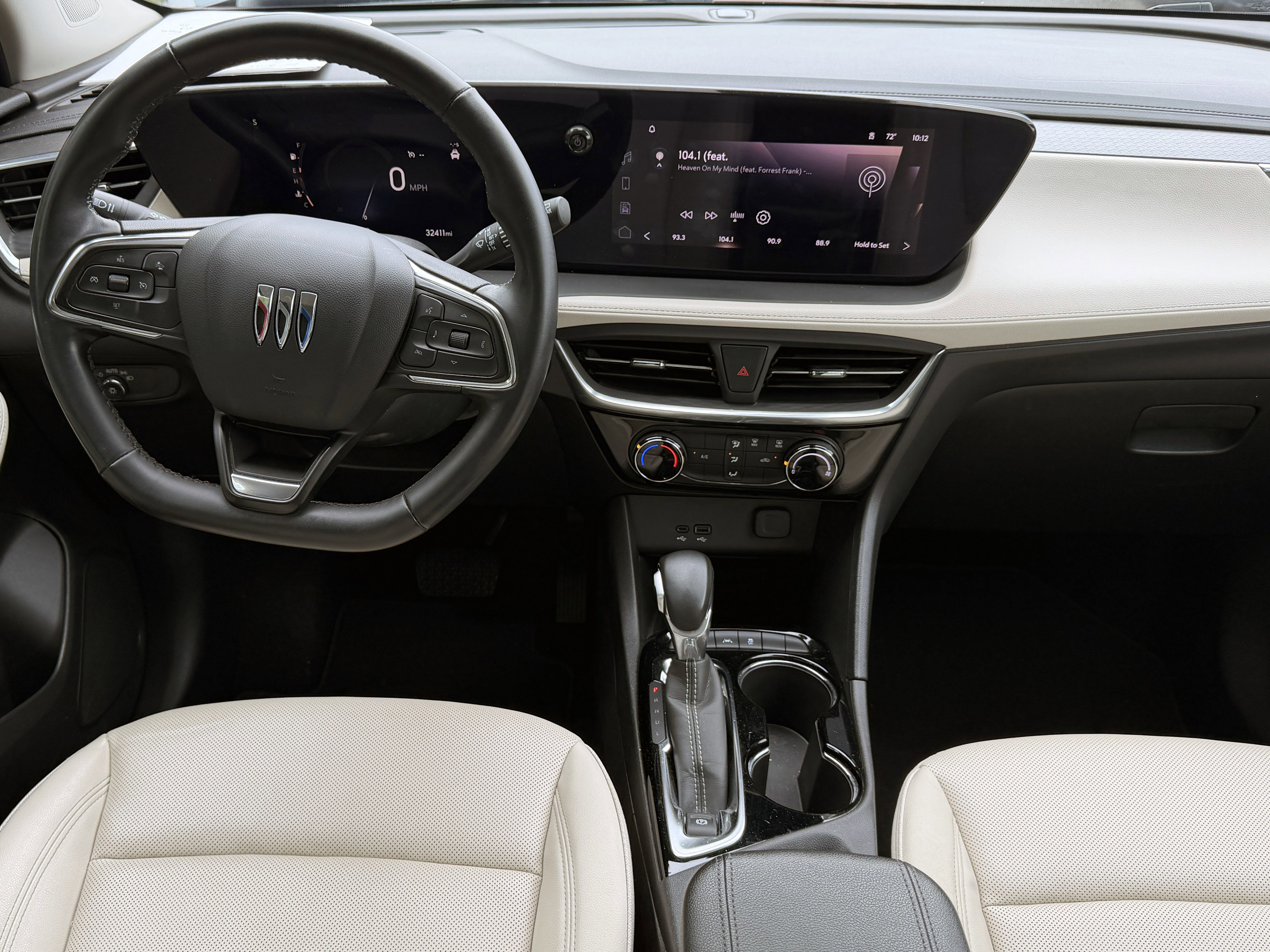 Used 2024 Buick Encore GX Sport Touring FWD image 9