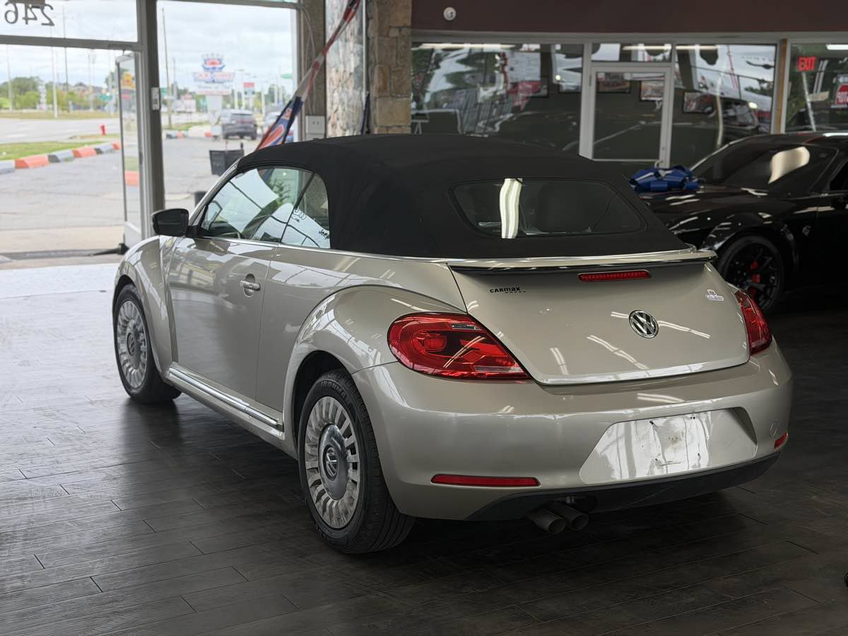 Used 2013 Volkswagen Beetle 2.5 FWD image 14