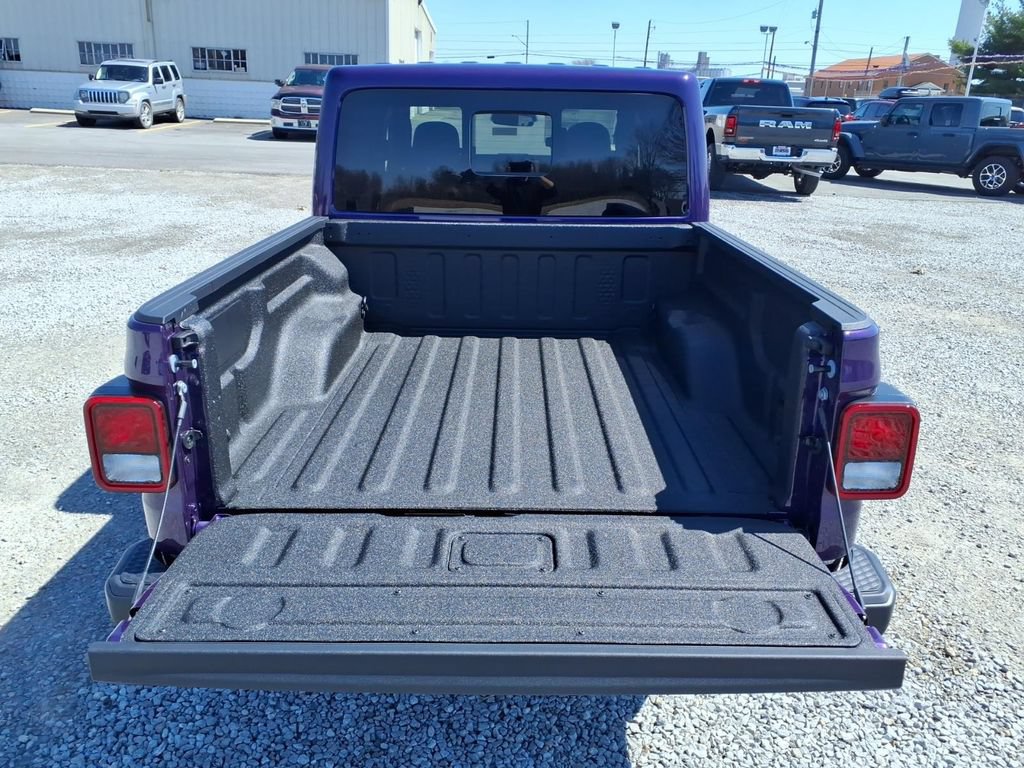 New 2026 Jeep Gladiator Sport AWD/4WD image 9