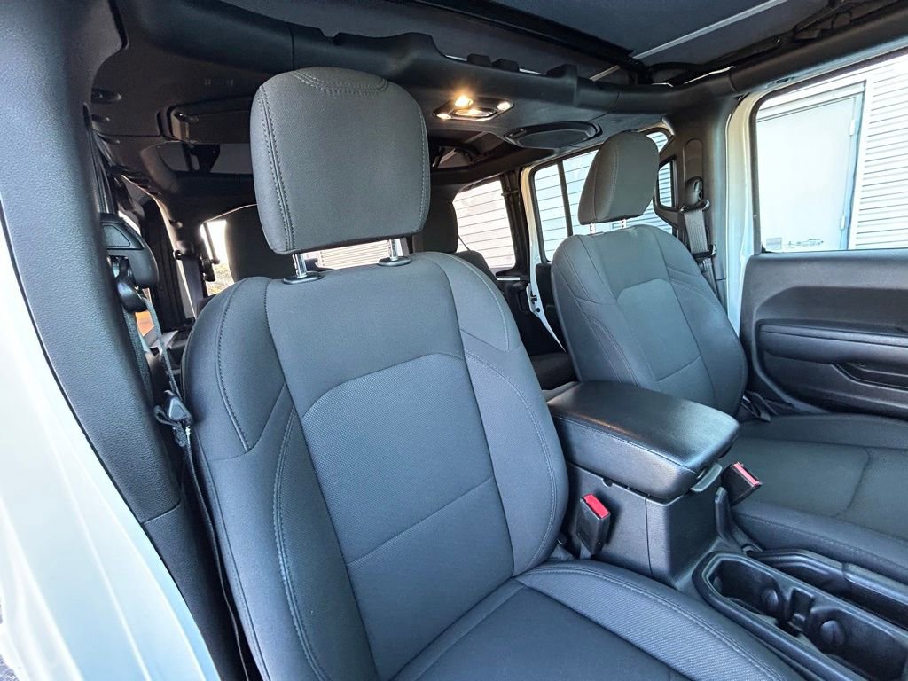 Used 2022 Jeep Wrangler Unlimited Sport image 41