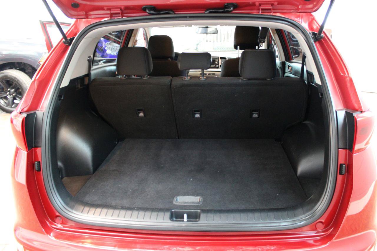 Used 2018 Kia Sportage LX AWD/4WD image 12