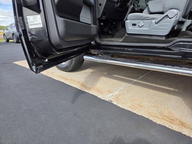 Used 2014 Ford F150 XLT w/ Equipment Group 302A Luxury AWD/4WD image 16