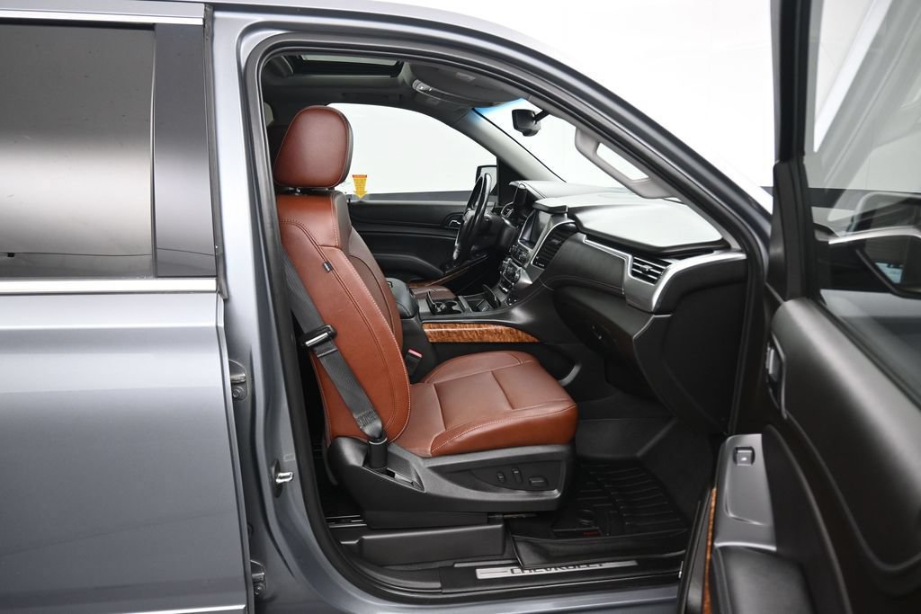 Used 2019 Chevrolet Suburban Premier w/ Premier Plus Edition AWD/4WD image 52
