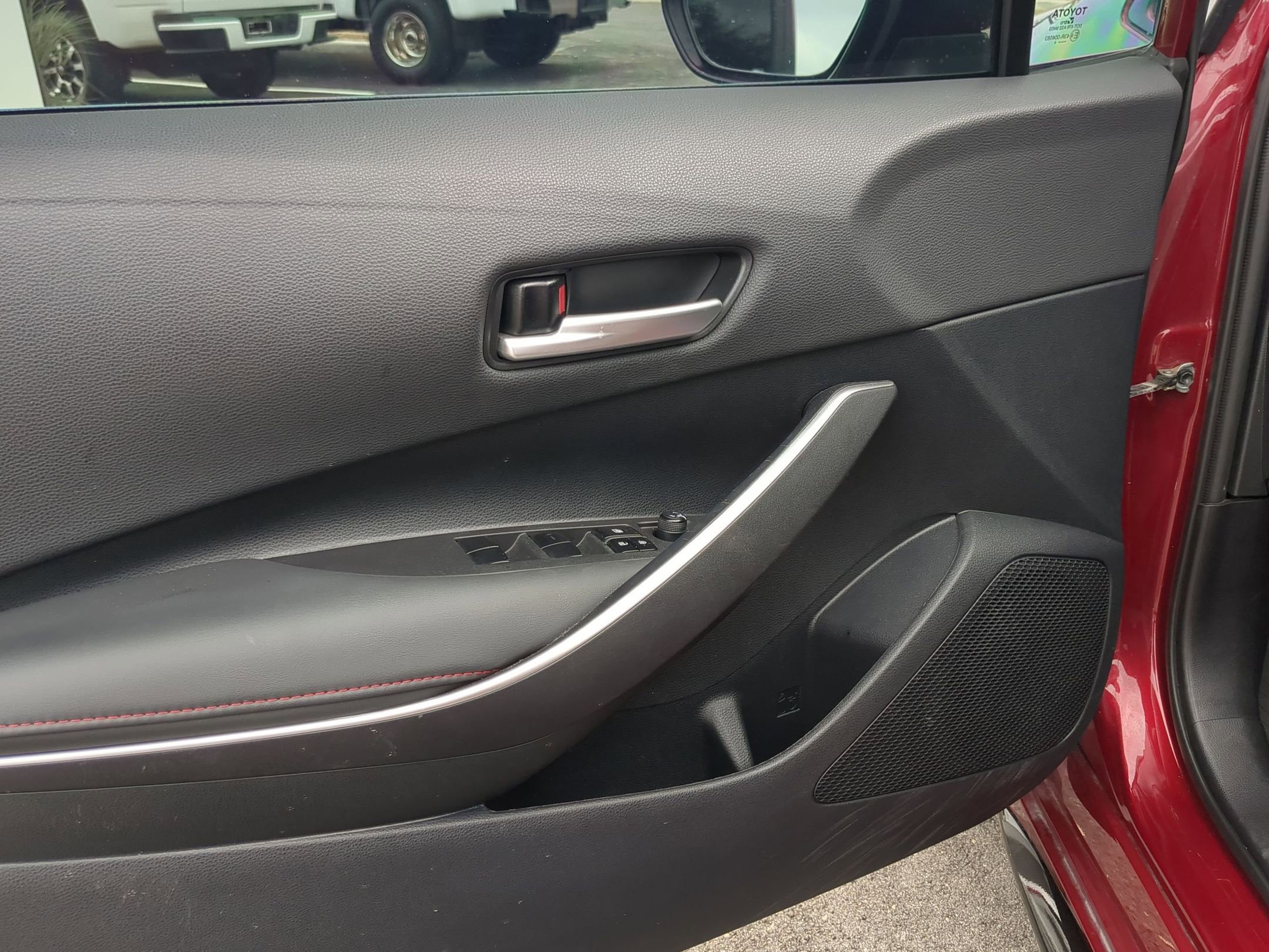 Used 2024 Toyota Corolla SE image 12