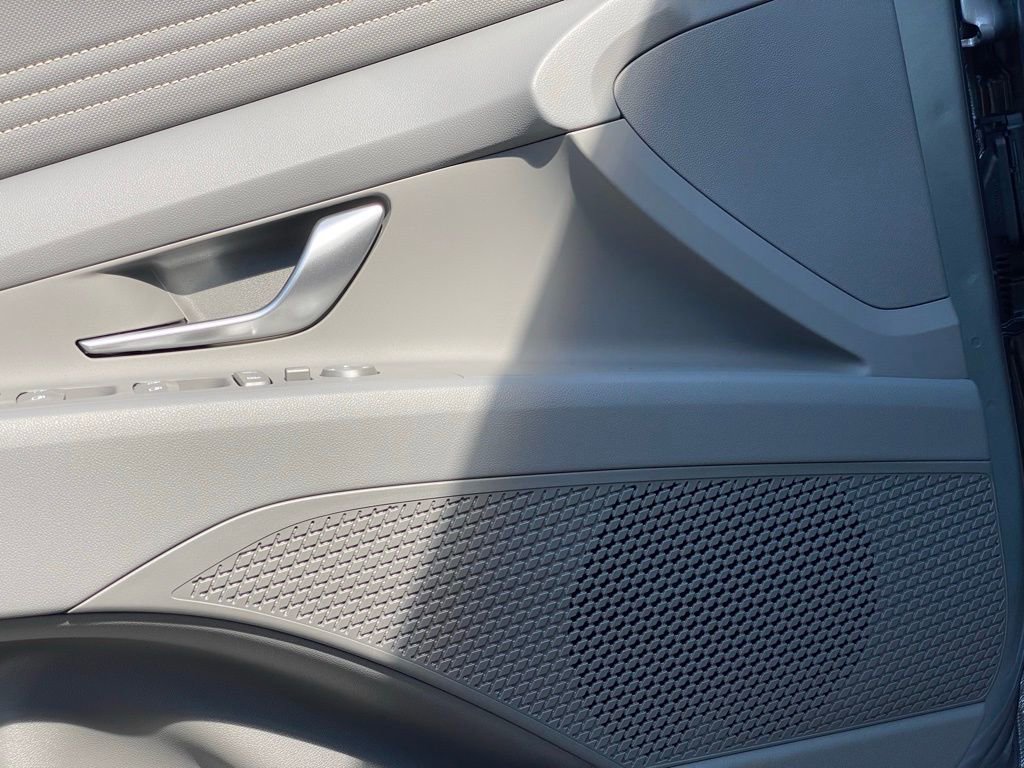 New 2025 Hyundai Elantra SEL FWD image 22