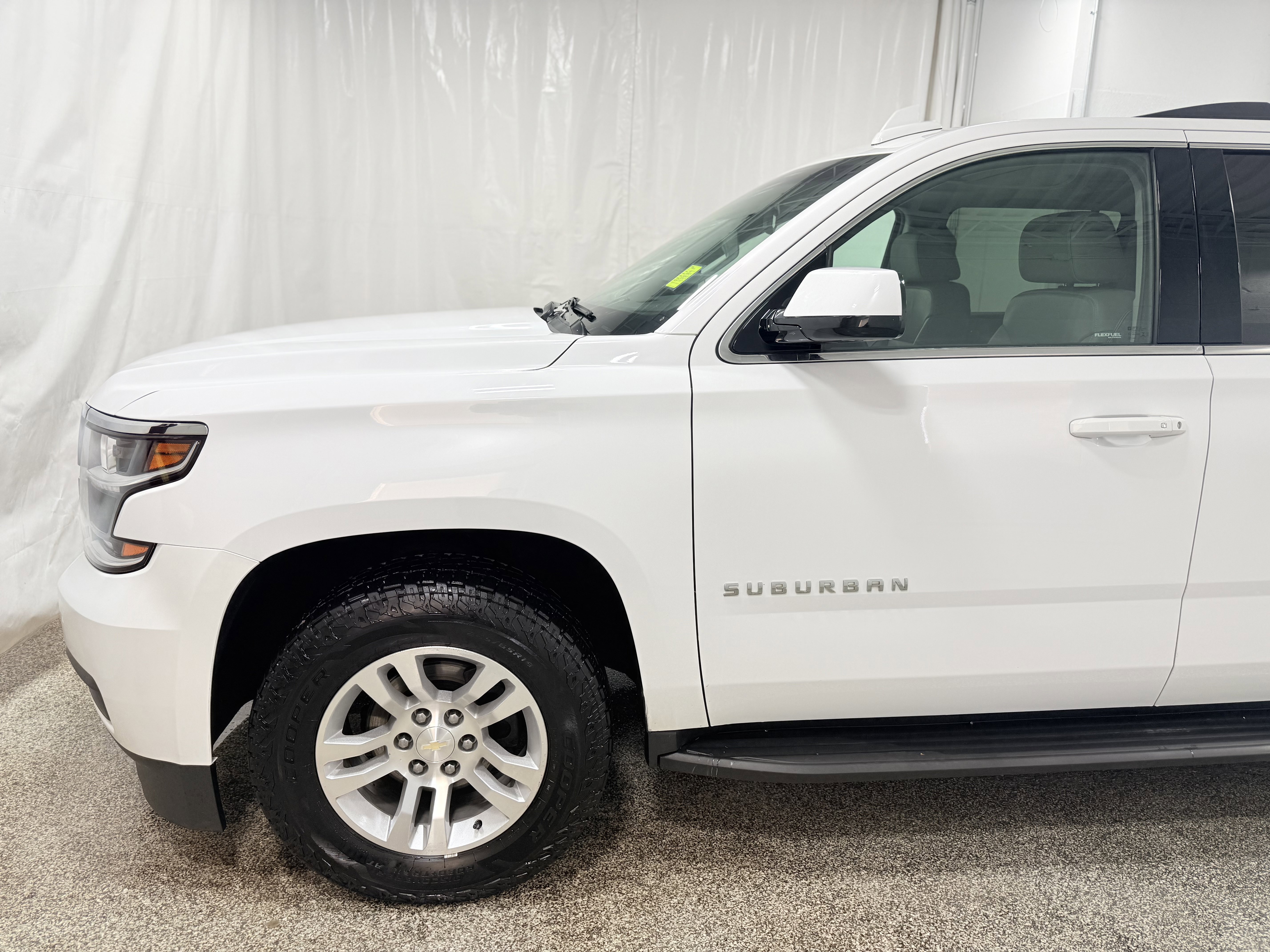 Used 2018 Chevrolet Suburban LT image 4