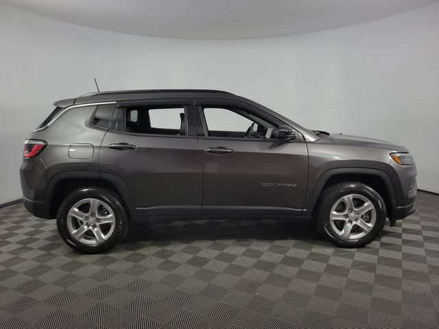 Used 2023 Jeep Compass Latitude w/ Convenience Group AWD/4WD image 10