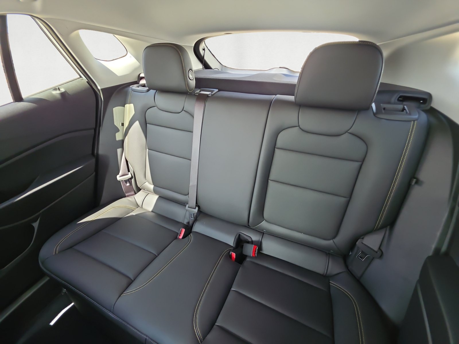 New 2026 Chevrolet Trax ACTIV w/ Sunroof Package FWD image 14