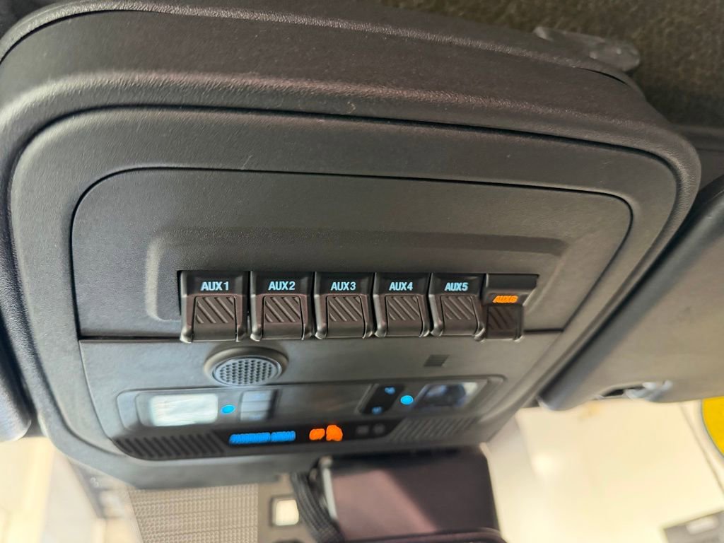 Used 2023 Ford Bronco Wildtrak image 4