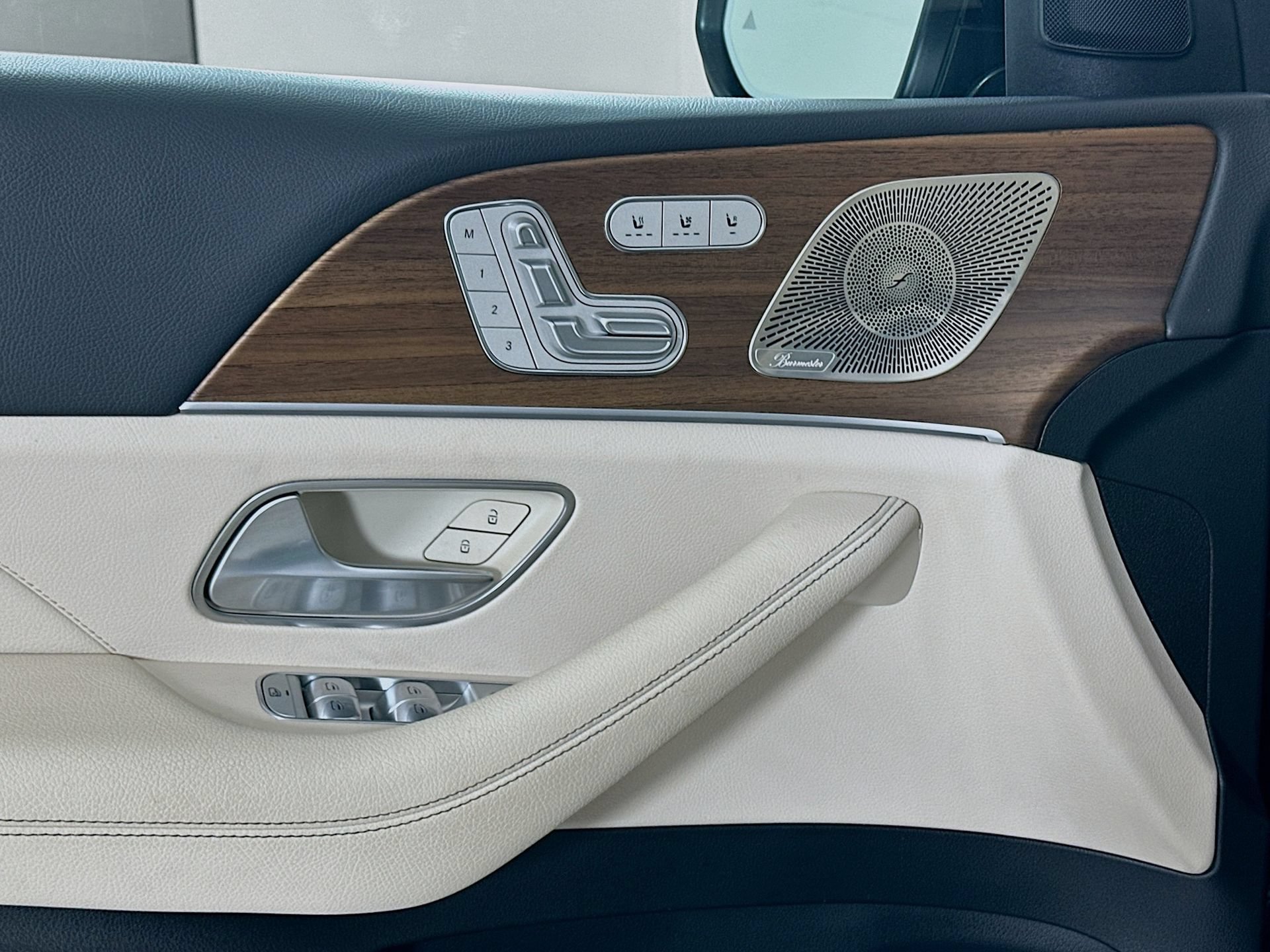 Certified 2025 Mercedes-Benz GLE 350 4MATIC image 19