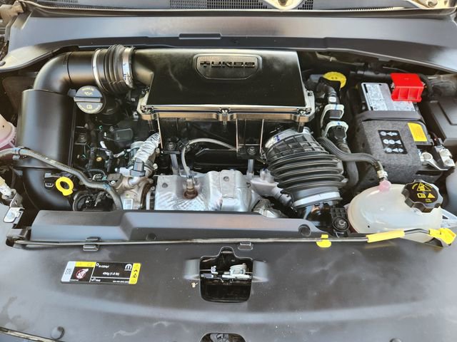 Used 2025 Jeep Compass Limited image 31