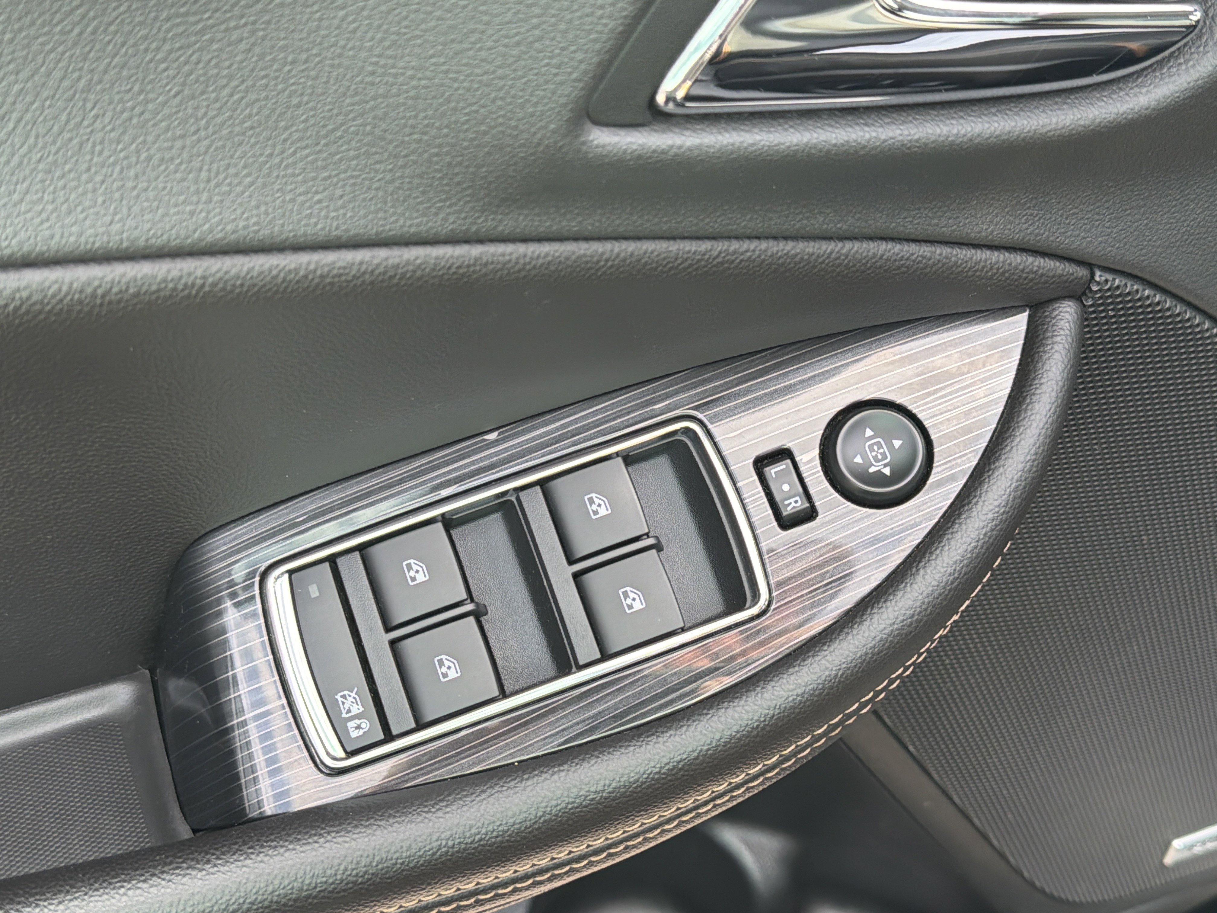 Used 2019 Chevrolet Impala Premier w/ Premier Convenience Package FWD image 12