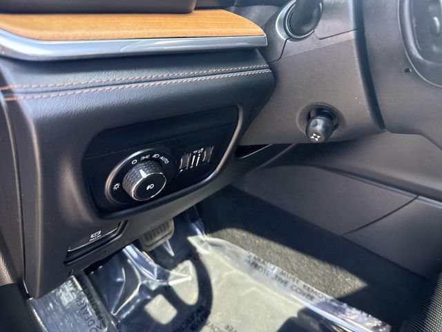 Used 2024 Jeep Grand Cherokee Summit AWD/4WD image 25