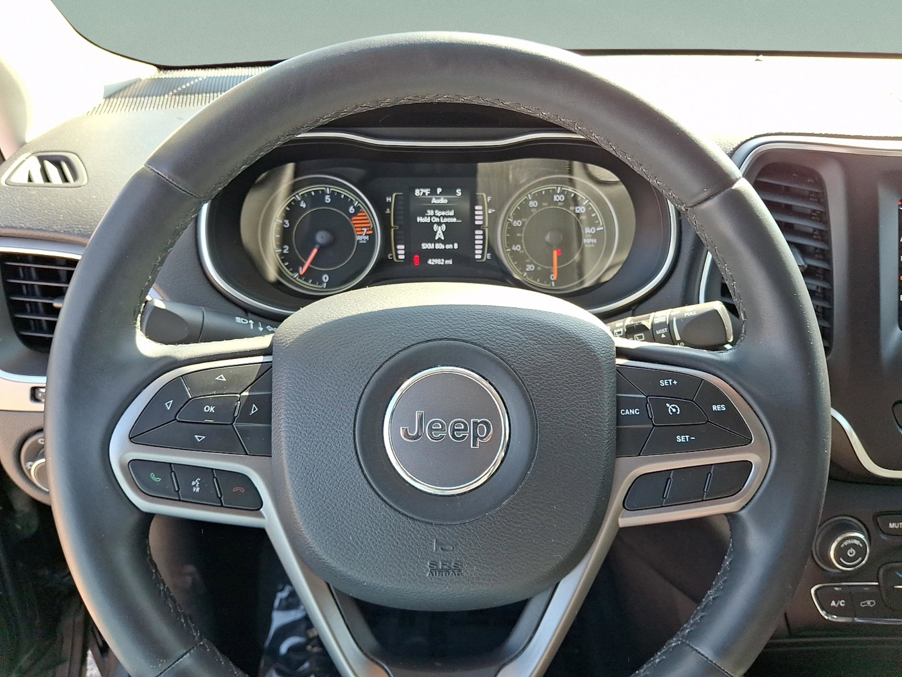 Certified 2019 Jeep Cherokee Latitude Plus image 19