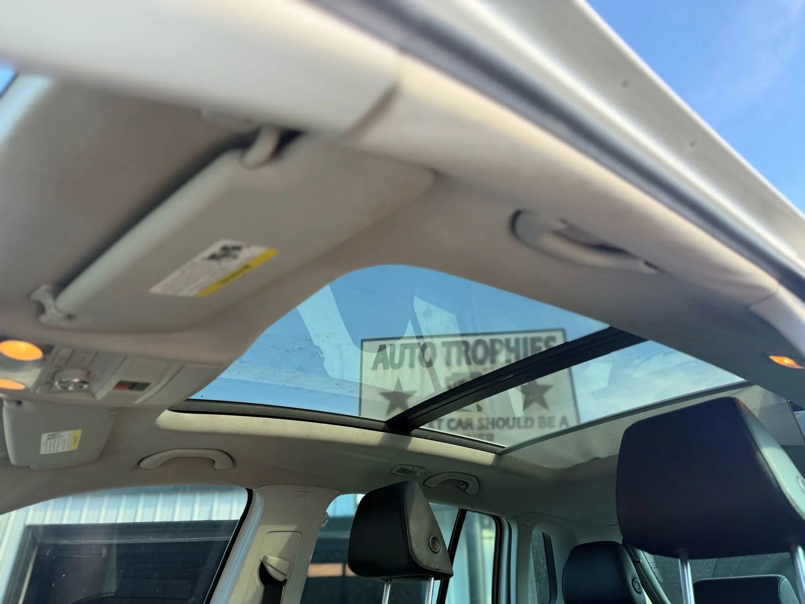 Used 2017 Volkswagen Tiguan Wolfsburg Edition image 20