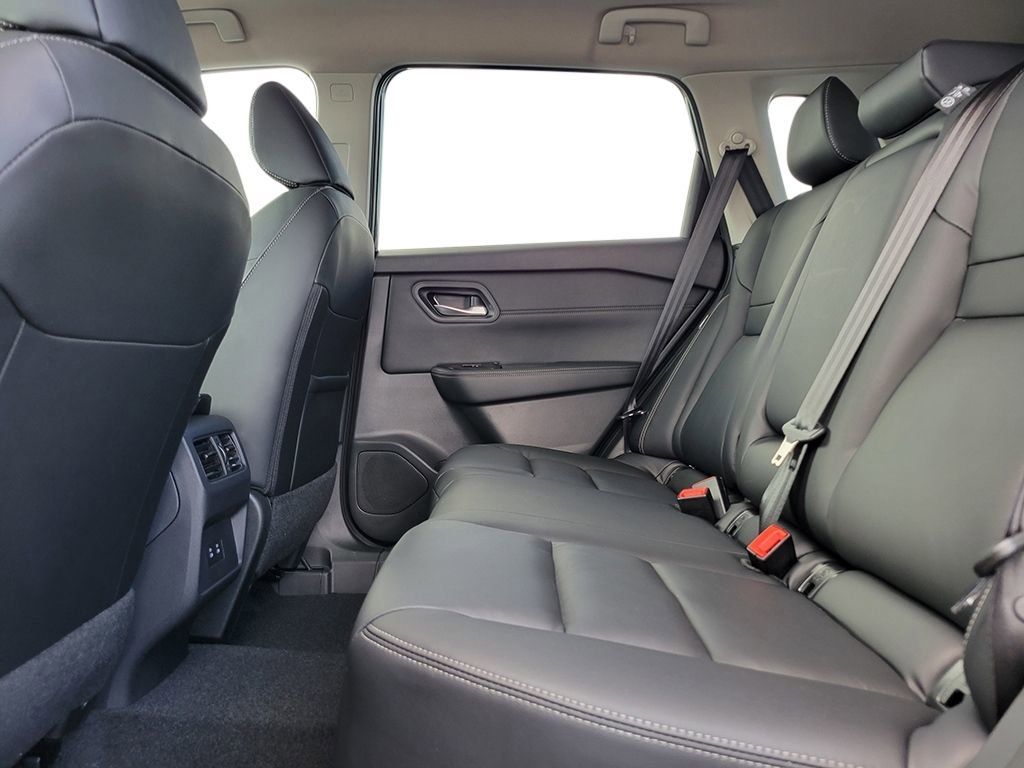 New 2025 Nissan Rogue SL image 17