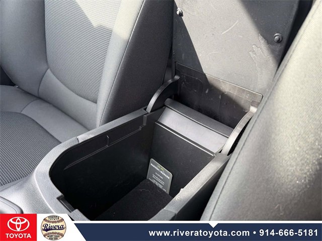 Used 2022 Toyota RAV4 LE image 21